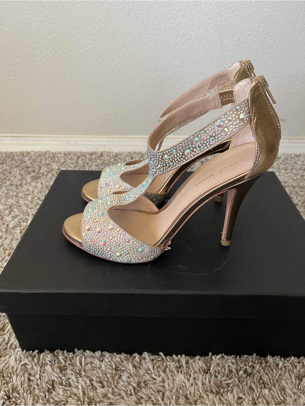 Pelle Moda Gold with Crystals Jett MK T- Strap Heels Women's Size 7.5 US